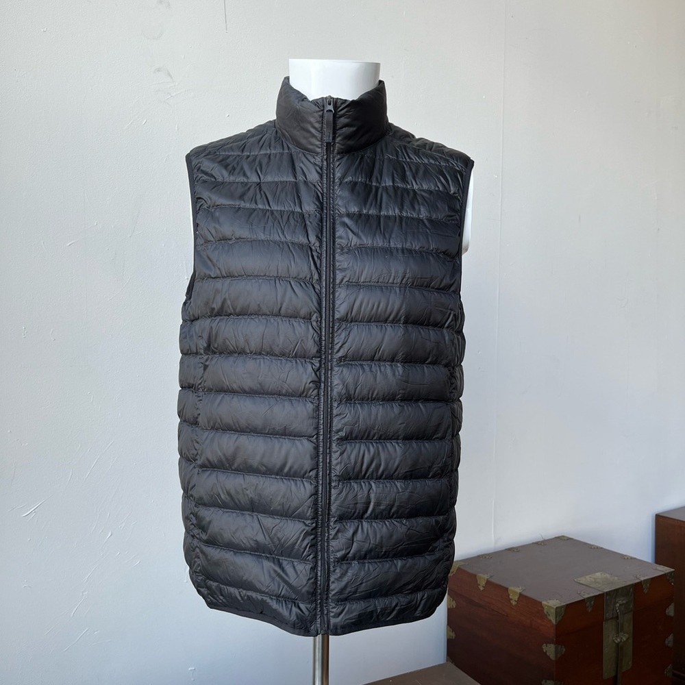 Black Uniqlo Puffer Vest
